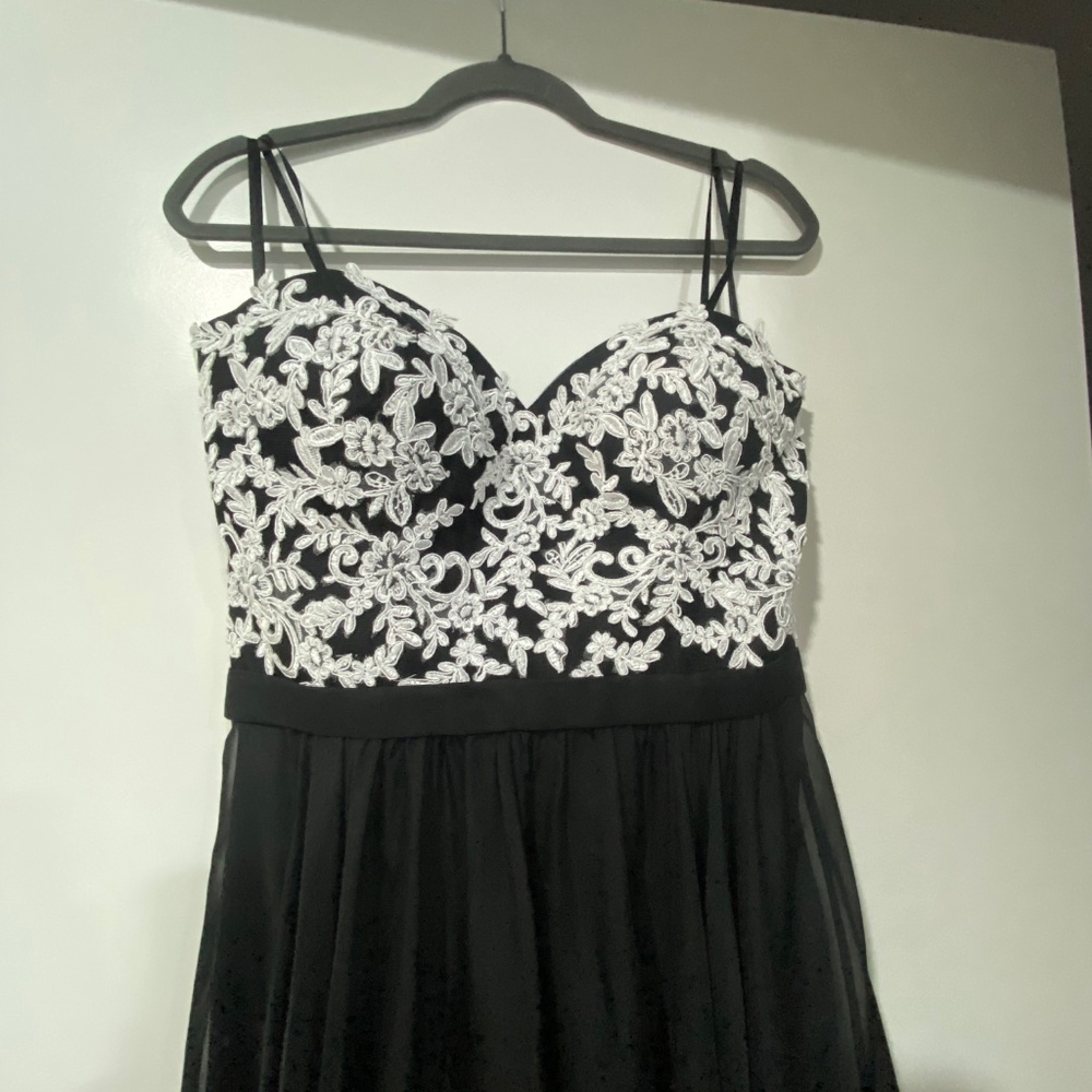 Cache Elegant Gown - image 4